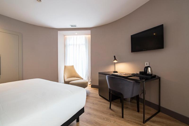 Family Room (2 Adults + 2 Children) image 1