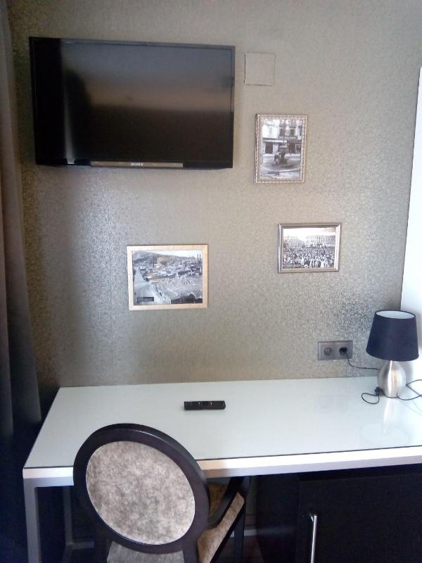 Twin Room with Street View image 4