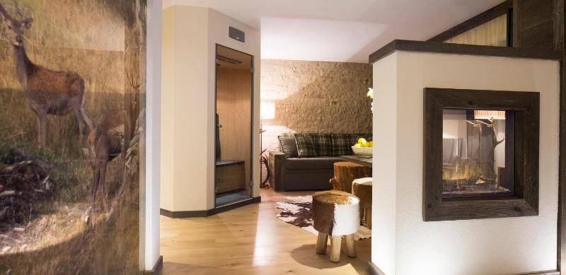 Superior Suite with Balcony (2 Adults) image 4