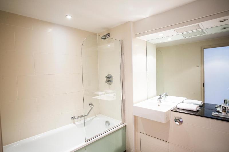 Superior Double Room image 3
