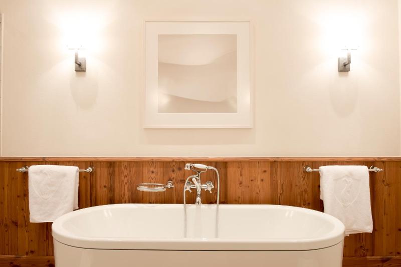 Three-Bedroom Chalet image 1