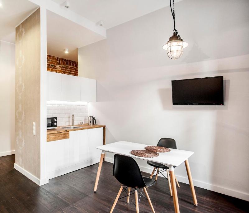 Deluxe One-Bedroom Apartment image 1