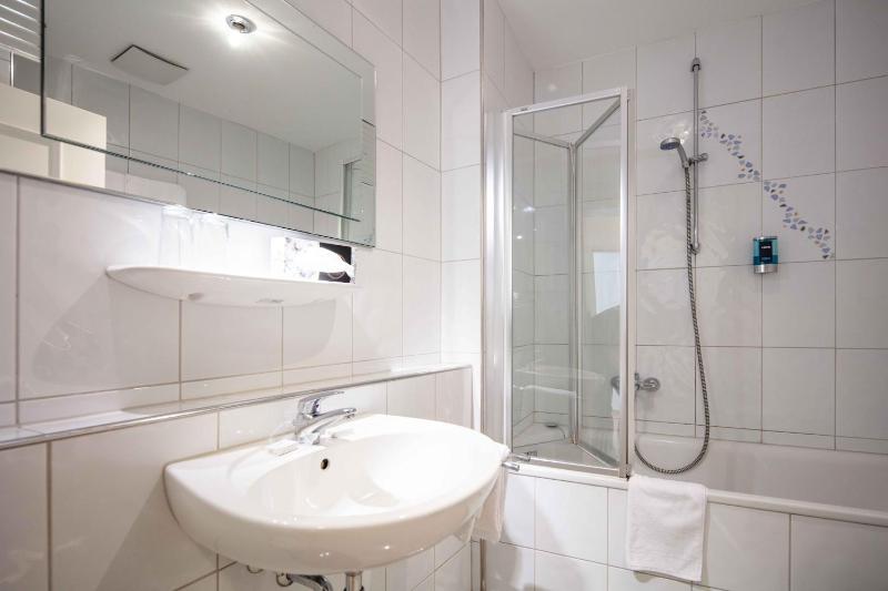 Double Room image 1