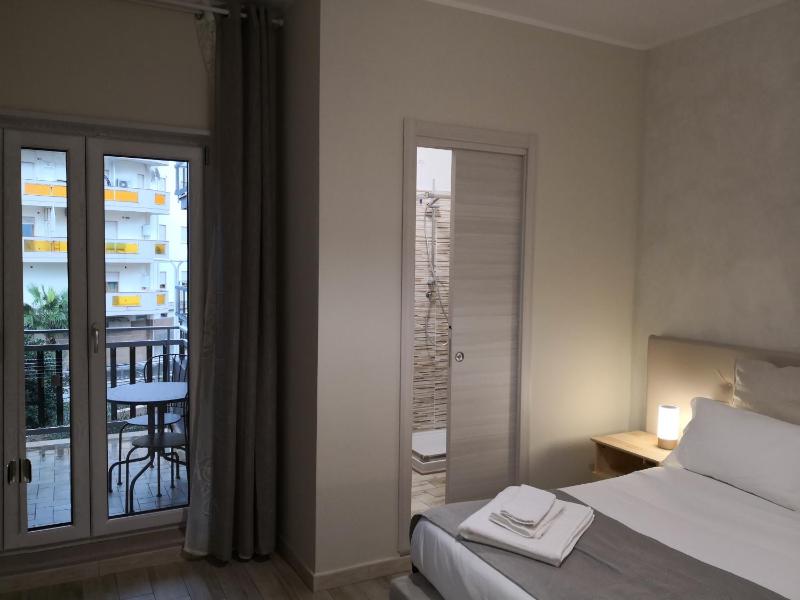 Double or Twin Room with Private Bathroom image 3