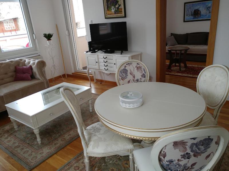 JC10 Apartment 3 bedroom free parking 73sqm - image 12