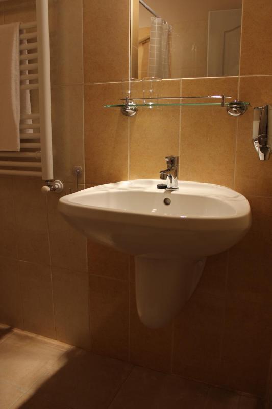 Quadruple Room image 1