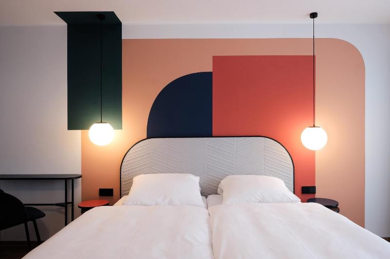 Quadruple Room with Private Bathroom image 3