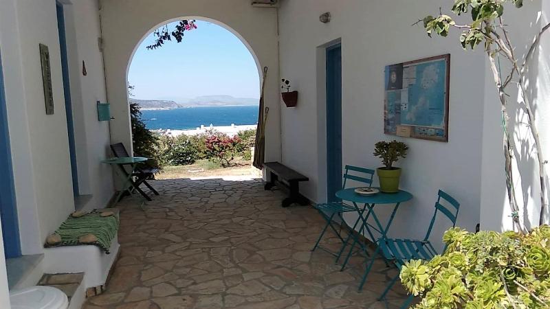 Studio with Sea View image 3