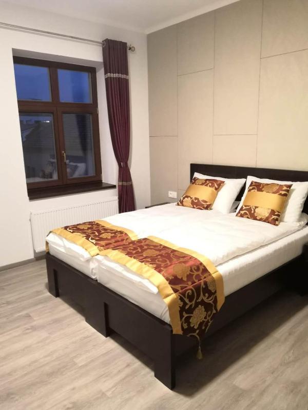 Deluxe Double Room (2 Adults + 1 Child) image 1