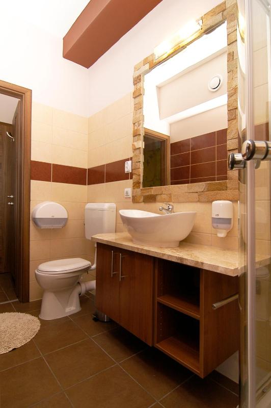 Quadruple Room image 3