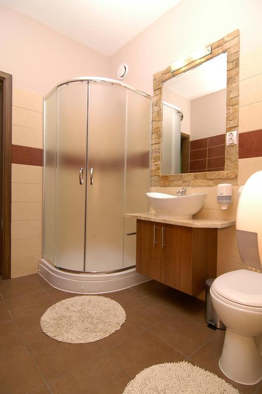 Twin Room with Balcony image 2
