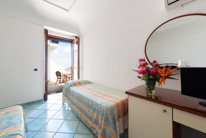 Triple Room image 4