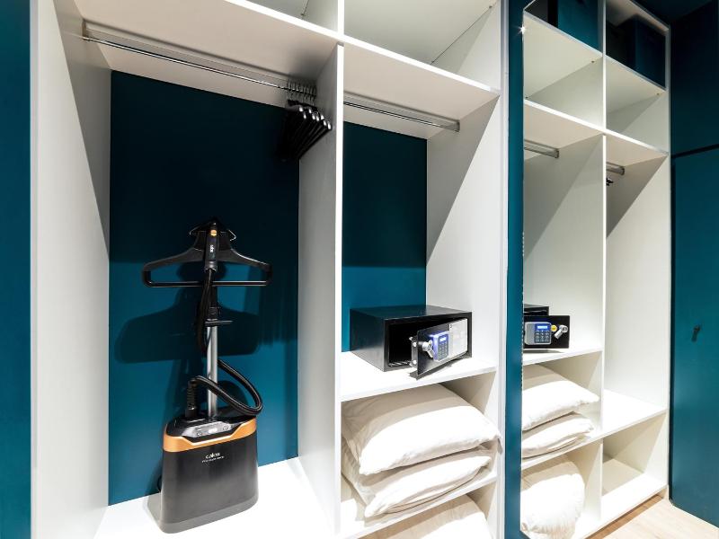 Exclusive Loft in Le Marais with AC - image 7
