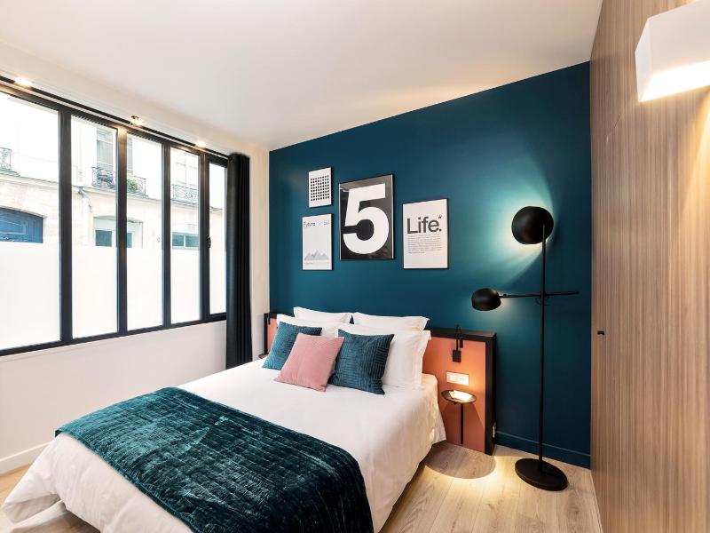 Exclusive Loft in Le Marais with AC - image 15