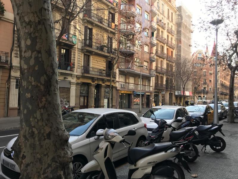 Rosselló Apartment - image 2