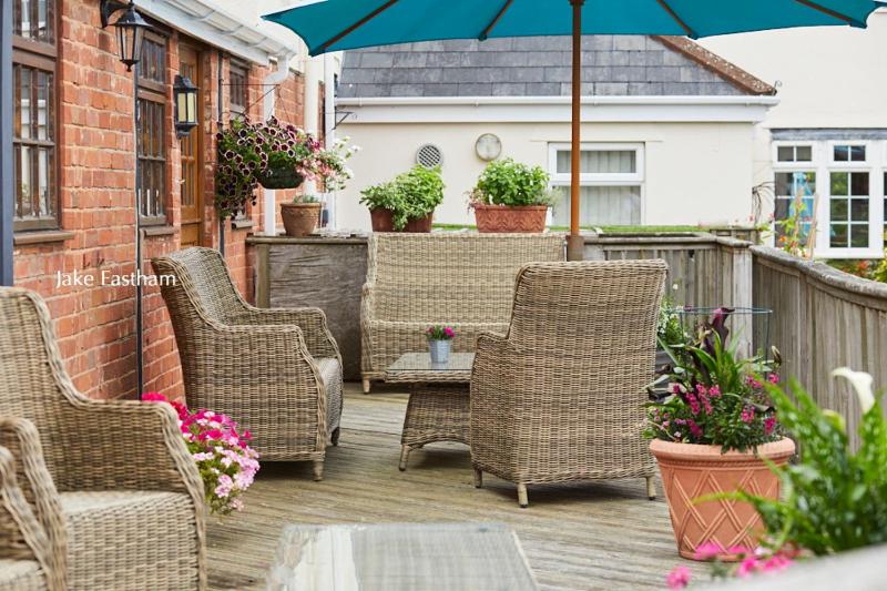 Two Bedroom Cottage - The Dairy image 2