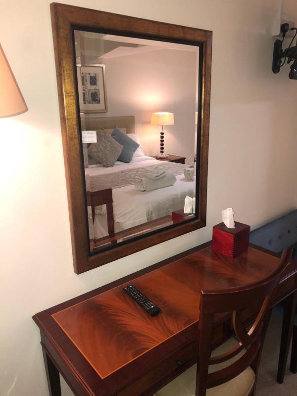 King Room image 4