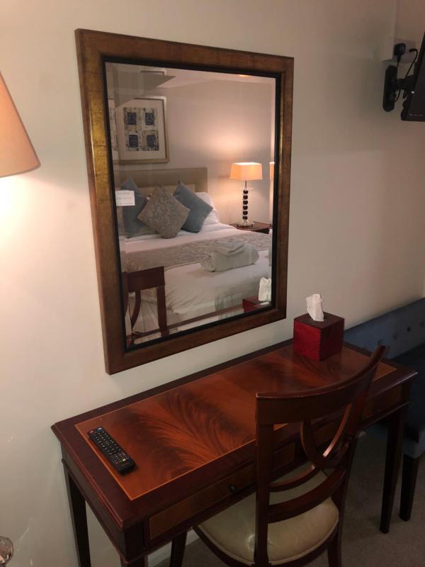 King Room image 3