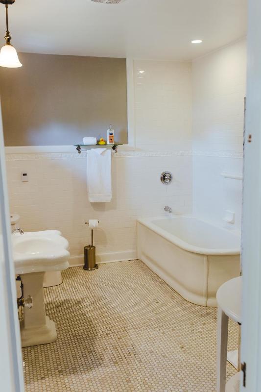Superior King Suite (Grand Duke) image 2