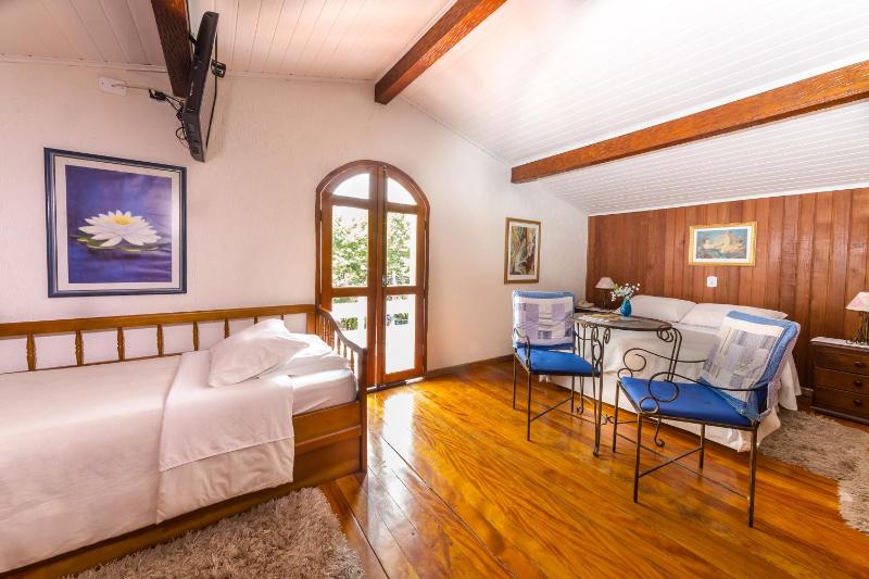 Quadruple Room image 3