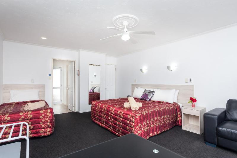 Rose Court Motel - image 48