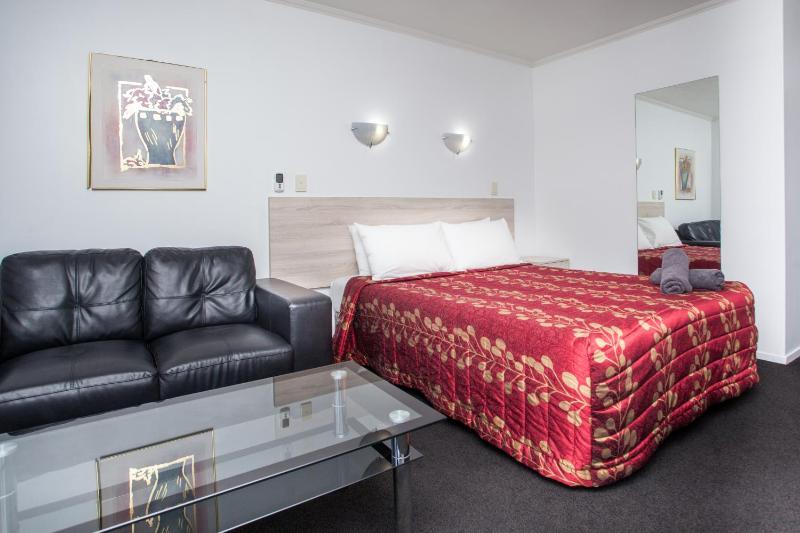 Rose Court Motel - image 12