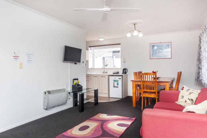 Rose Court Motel - image 4