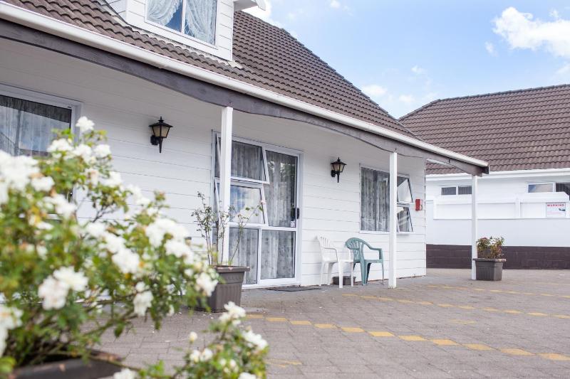 Rose Court Motel - image 27
