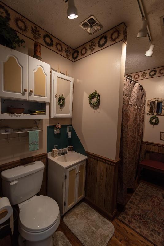 Deluxe Queen Suite image 3