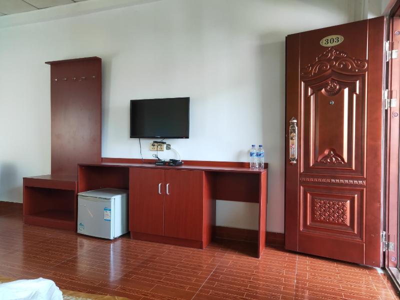 CHONG TI HOTEL - image 4