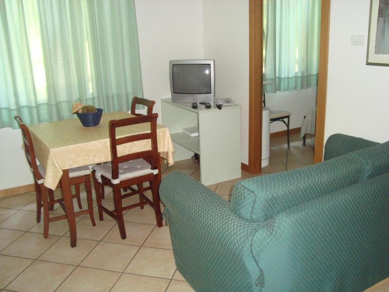 Small One-Bedroom Apartment image 3