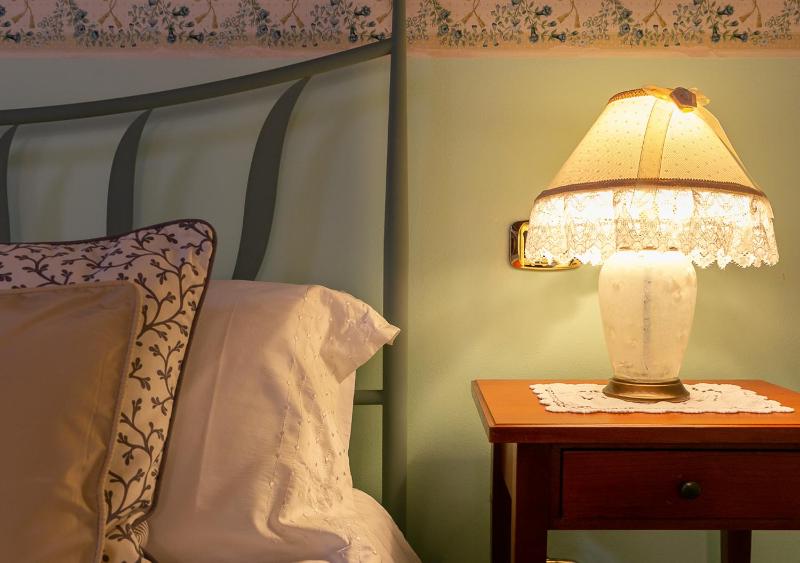 Classic Double Room image 4