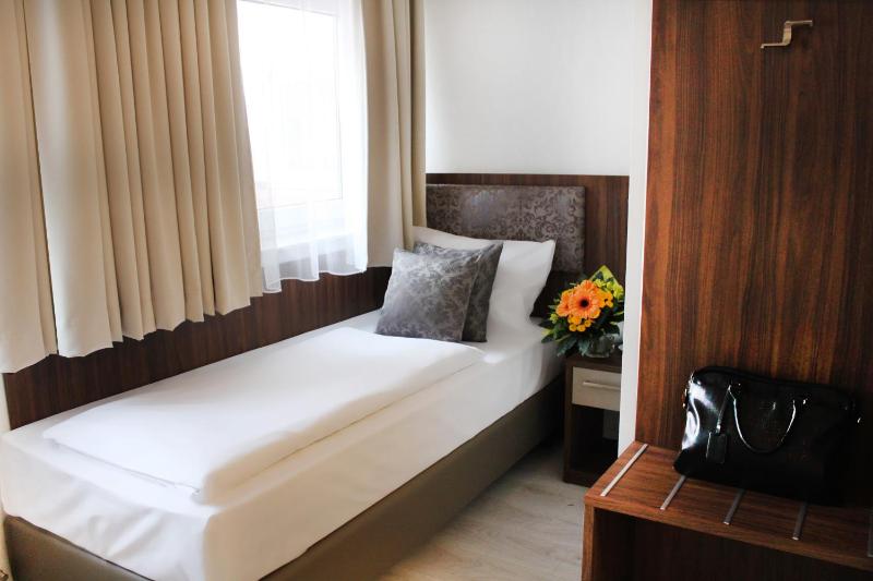 Standard Single Room image 1