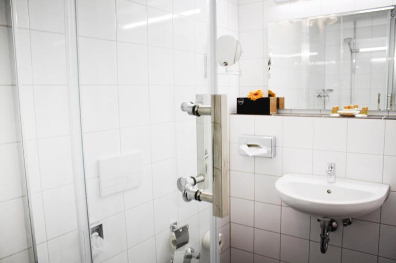 Superior Triple Room image 2