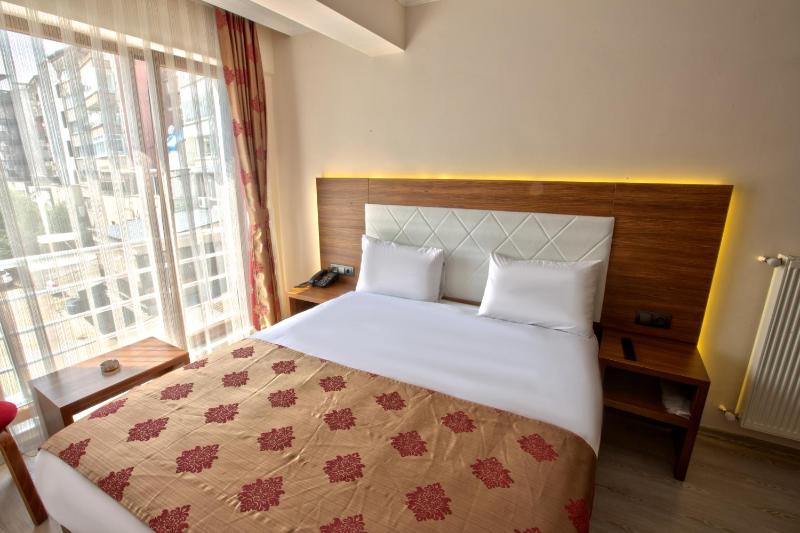 Budget Double Room image 4