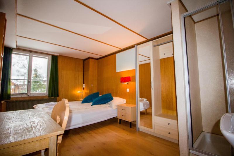 Double Room with Shared Toilet image 4