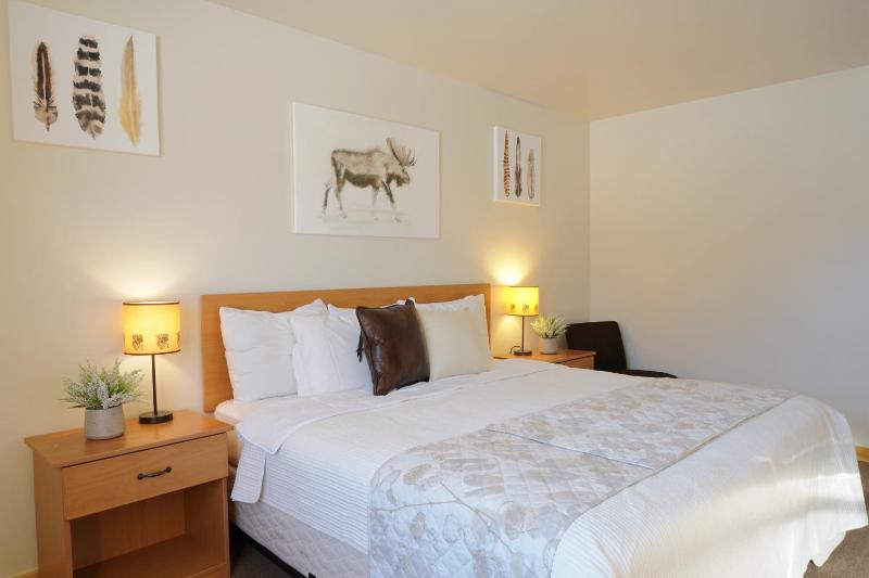 King Room image 3