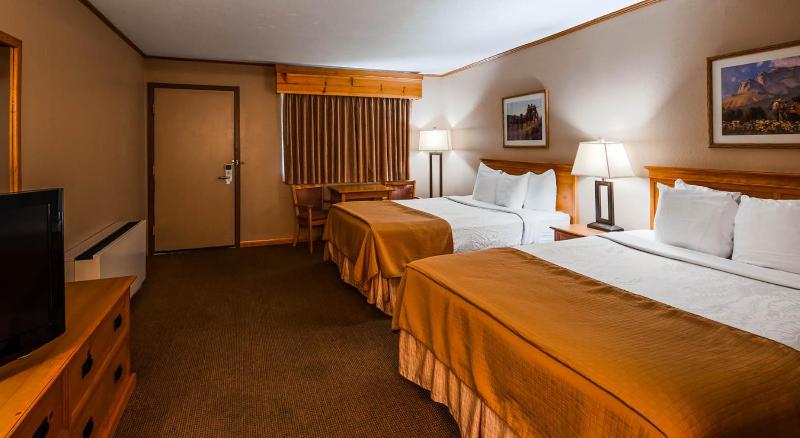 Deluxe Queen Room with Two Queen Beds - Disability Access/Bath Tub image 3