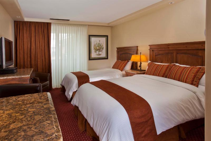 Standard Queen and Twin Room image 3