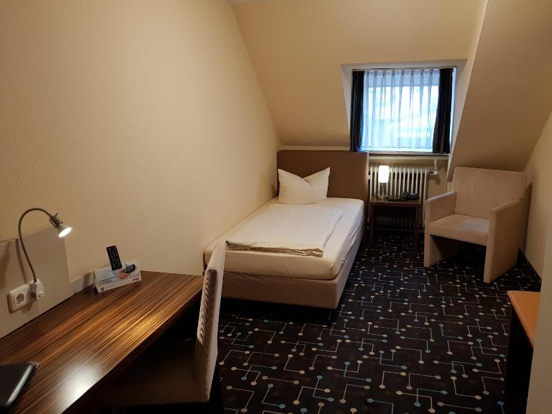 Single Room image 2