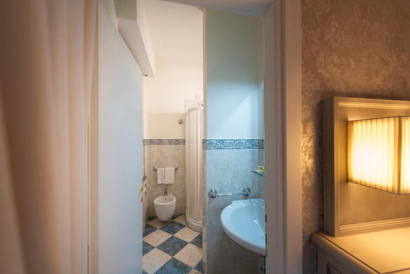 Superior Double Room image 2