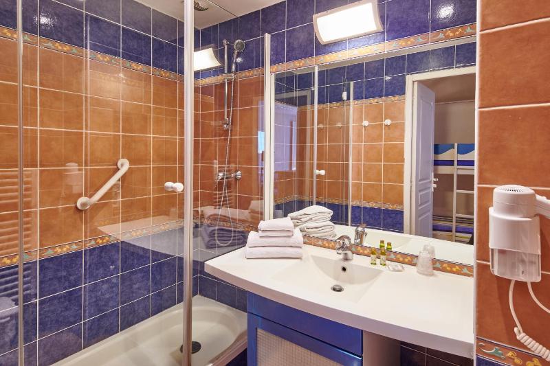 One-Bedroom Apartment image 3