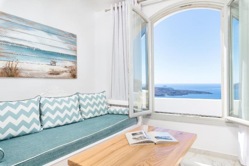 Executive Room with Caldera View image 1