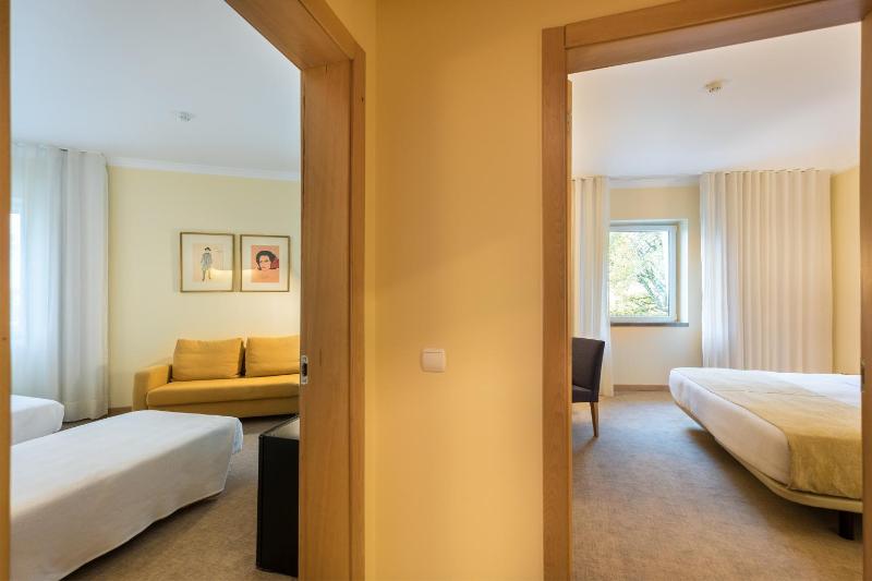Family room (2 adults + 2 children up to 12 years) image 4