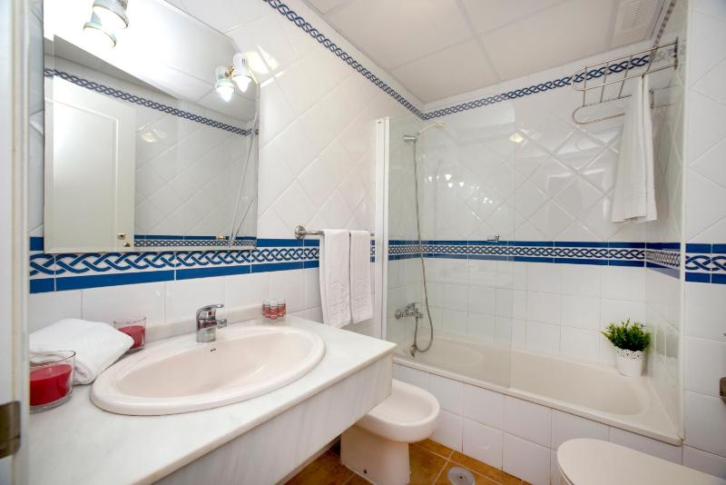 Punta del Moral Two-Bedroom Apartment  image 4