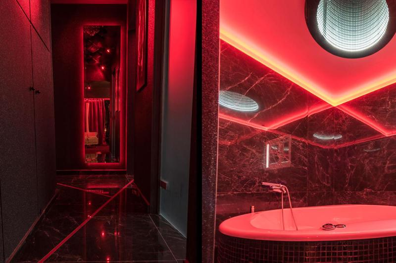 Queen Room with Spa Bath image 3