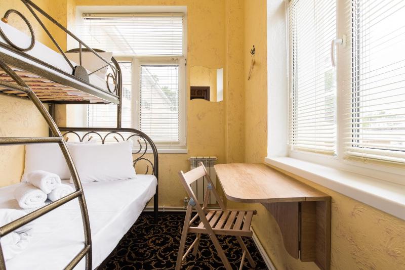 Standard Triple Room image 2