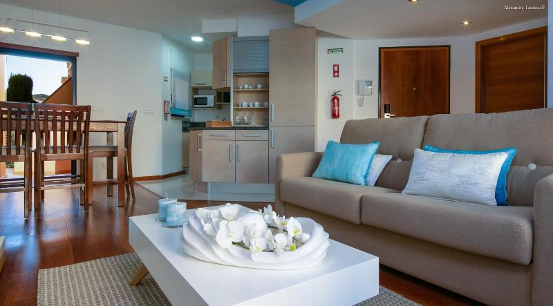 LuzBay Pool Apartments - image 3