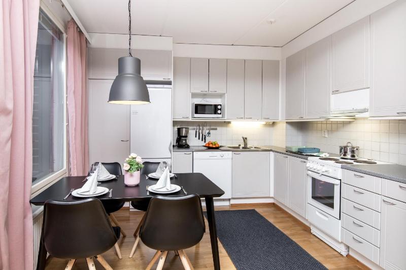 Large One-Bedroom Apartment image 2