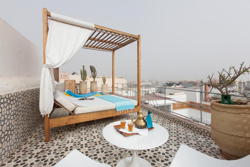 Riad Emotion - image 5